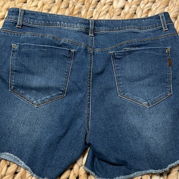 2 for price of one pair .Denim shorts. Price is for both pair together. - Picture 3 of 5